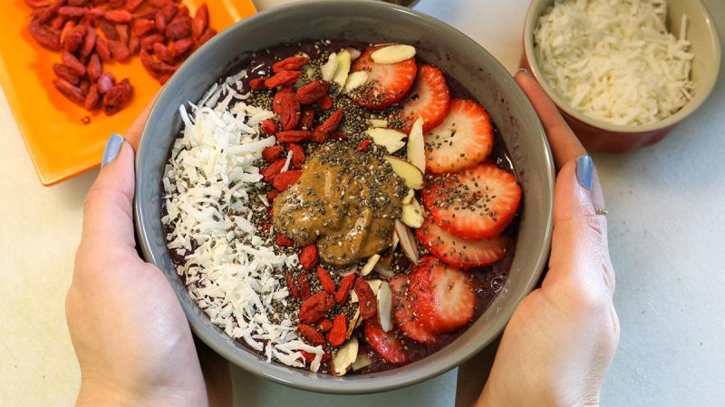 My Go-To Whole30 Smoothie Bowl | Katie Actually