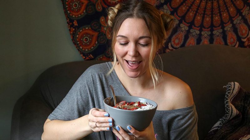 My Go-To Whole30 Smoothie Bowl | Katie Actually