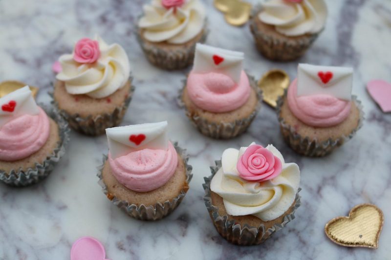 Strawberry Champagne Valentine's Day Mini Cupcakes | Katie Actually