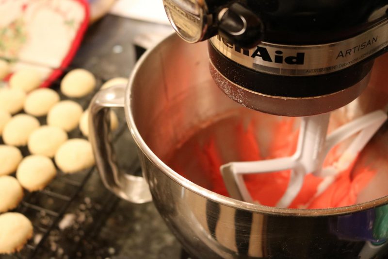 mixing frosting