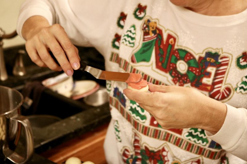 frosting cookies